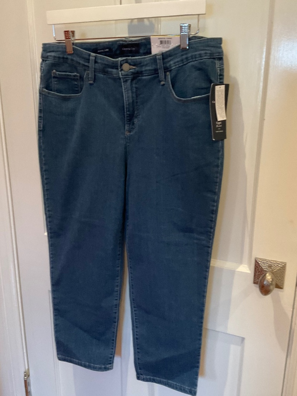 Pair of Charter Club women’s capris Bristol jeans size 14